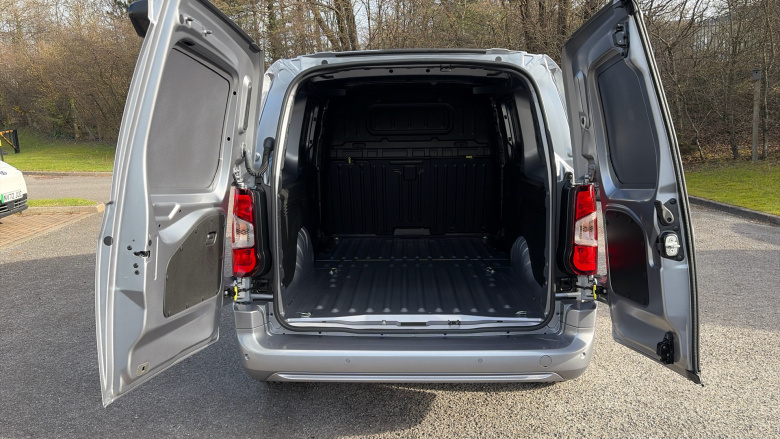 Vauxhall Combo Cargo Combo Xl Diesel 1.5 Turbo D 100ps Pro H1 Van